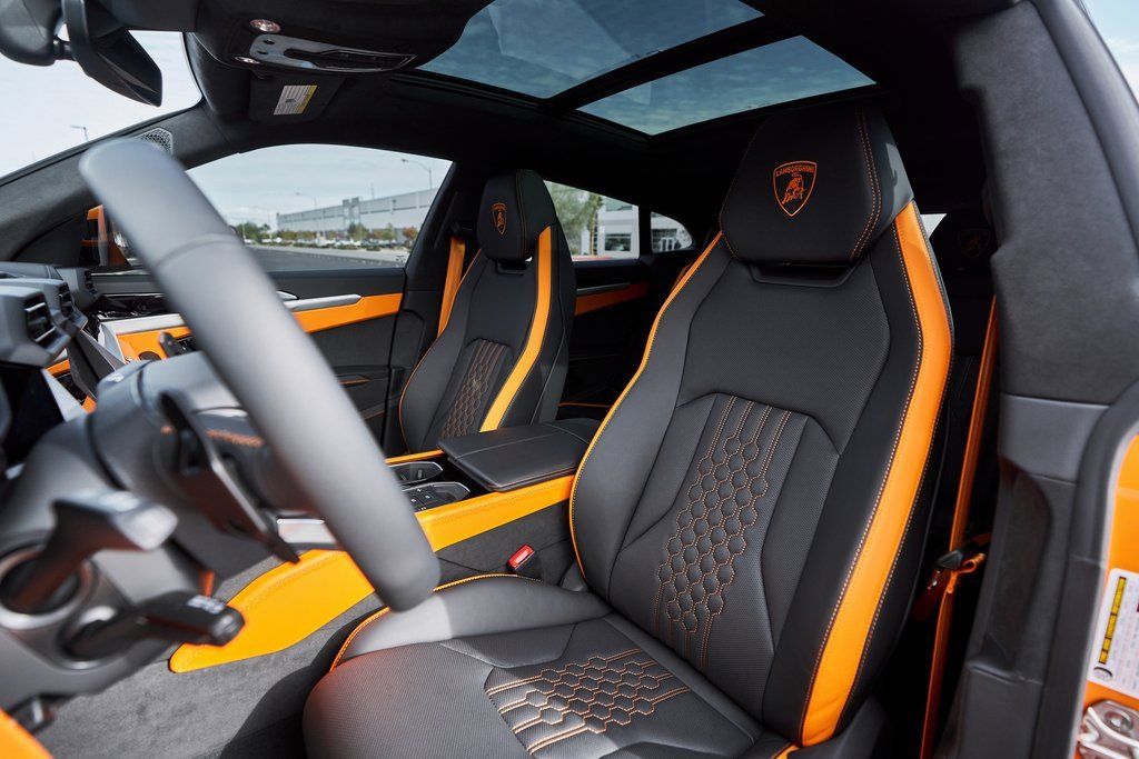 Used 2025 Lamborghini Urus SE image 43