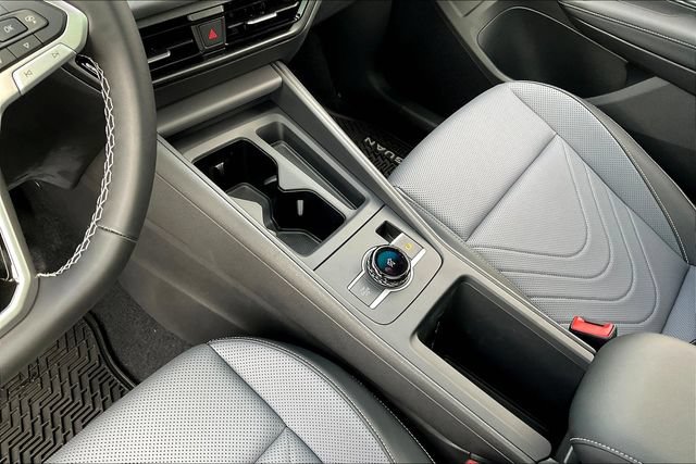New 2025 Volkswagen Tiguan SE AWD/4WD image 10