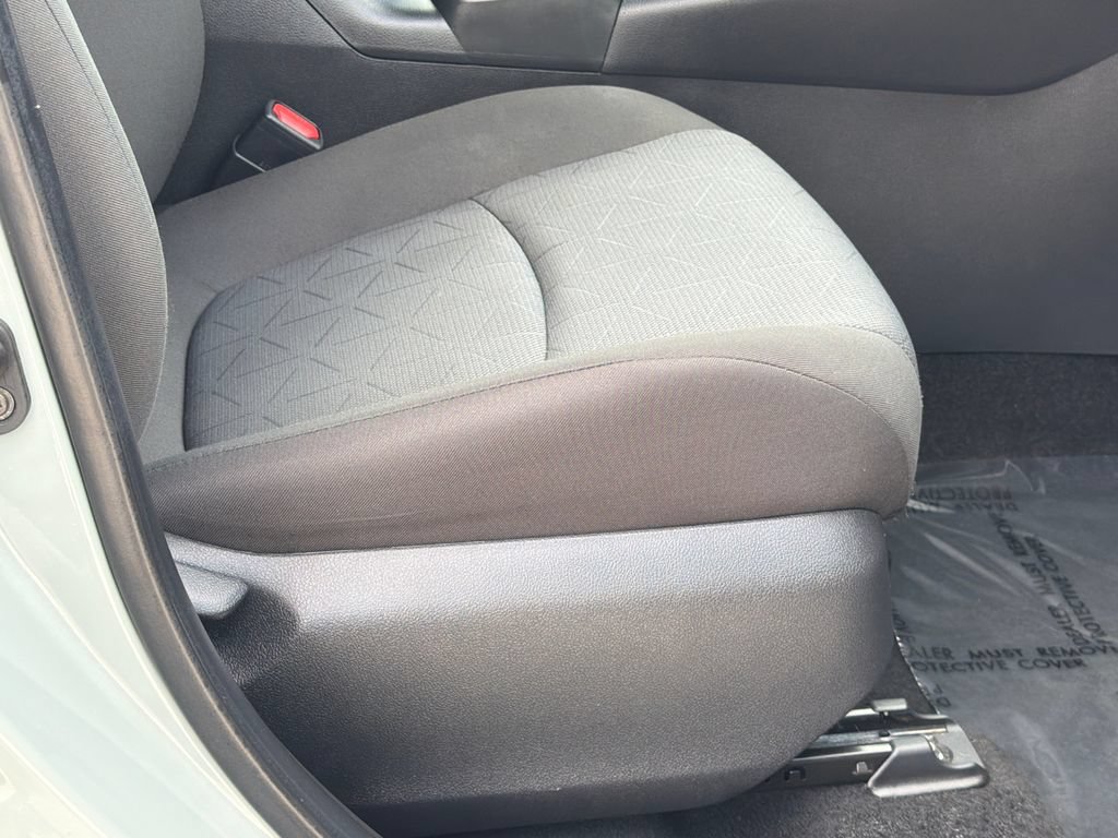Used 2021 Toyota RAV4 XLE w/ Convenience Package AWD/4WD image 10
