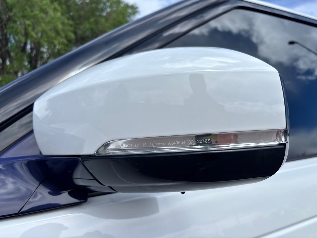 Used 2017 Land Rover Discovery HSE Luxury image 11