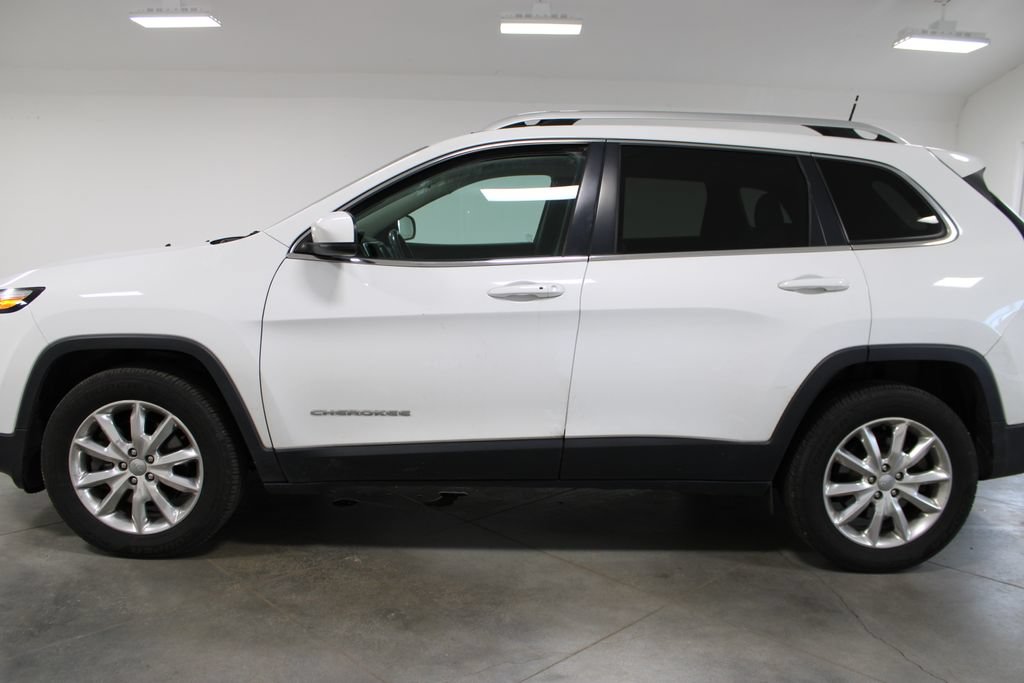 Used 2016 Jeep Cherokee Limited AWD/4WD image 6