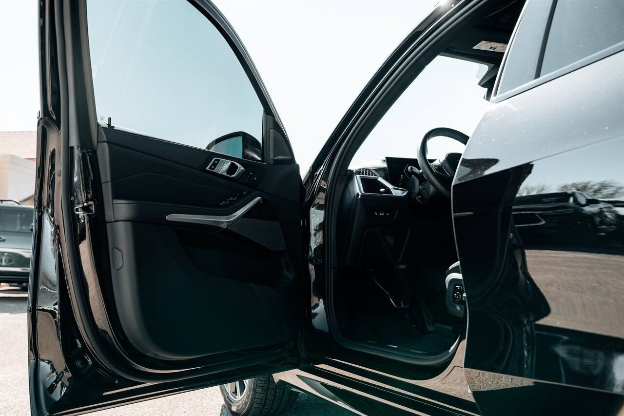 Used 2026 BMW X5 xDrive40i w/ M Sport Package image 17