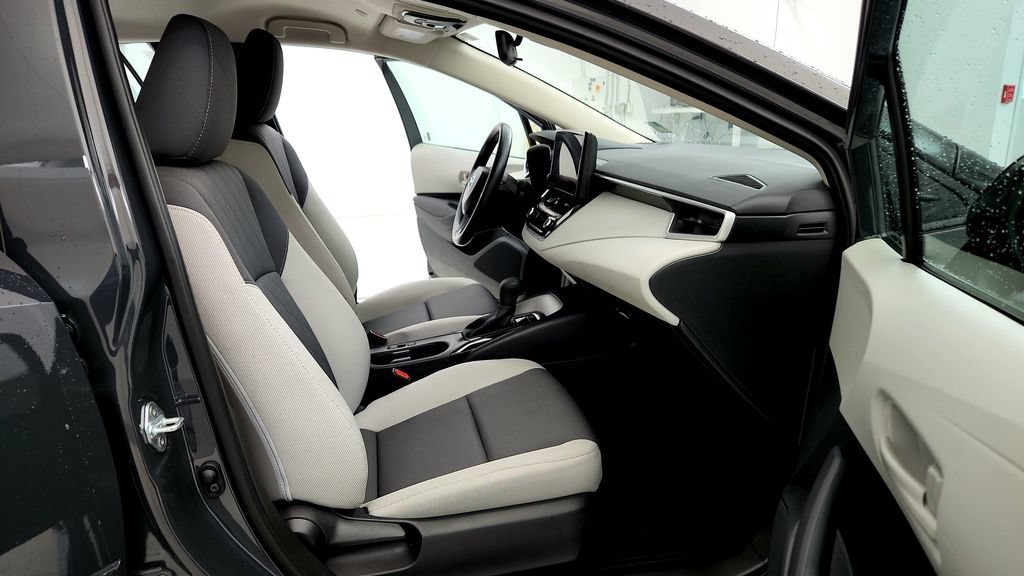 Certified 2025 Toyota Corolla LE w/ Convenience Package FWD image 17
