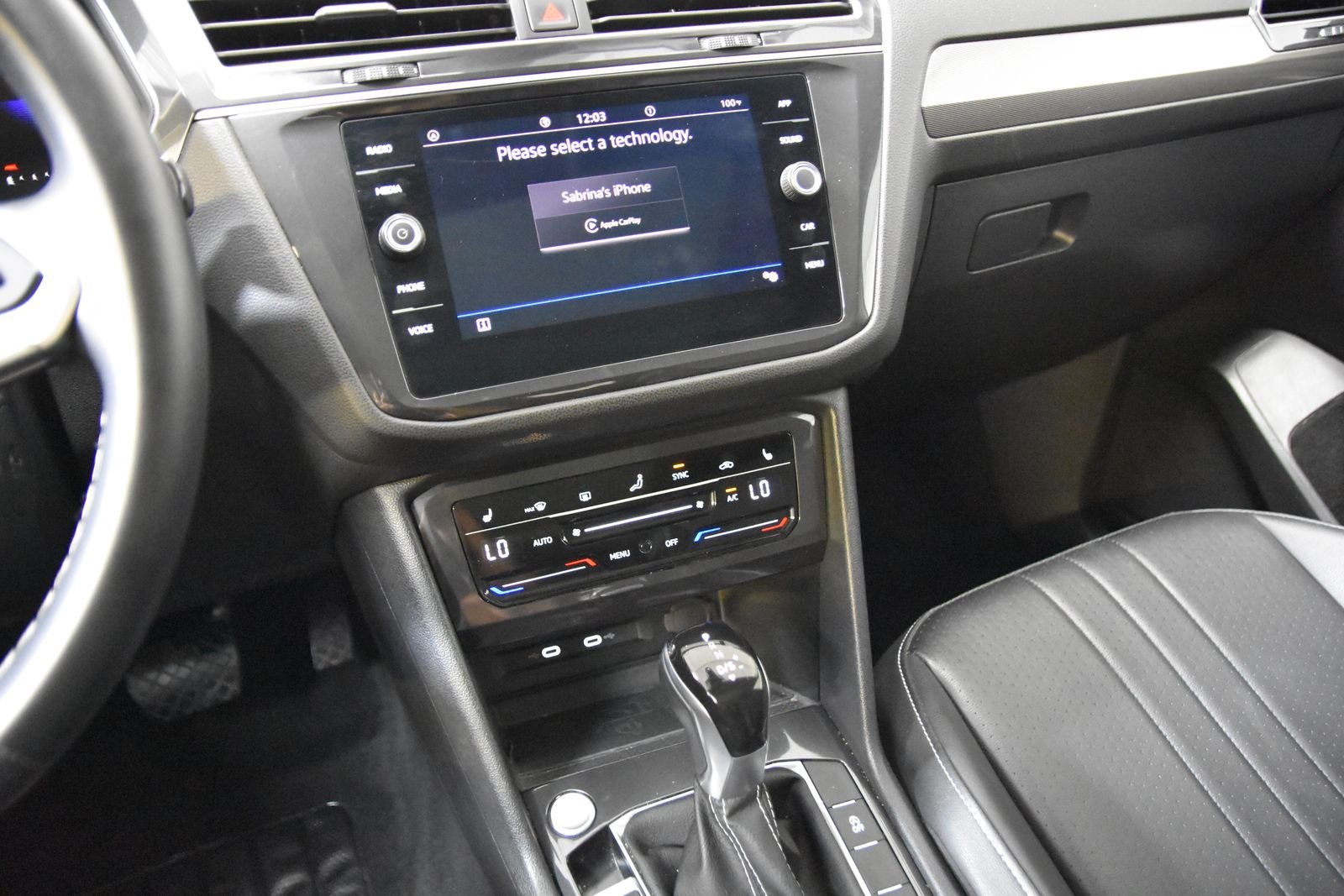 Used 2024 Volkswagen Tiguan SE FWD image 17