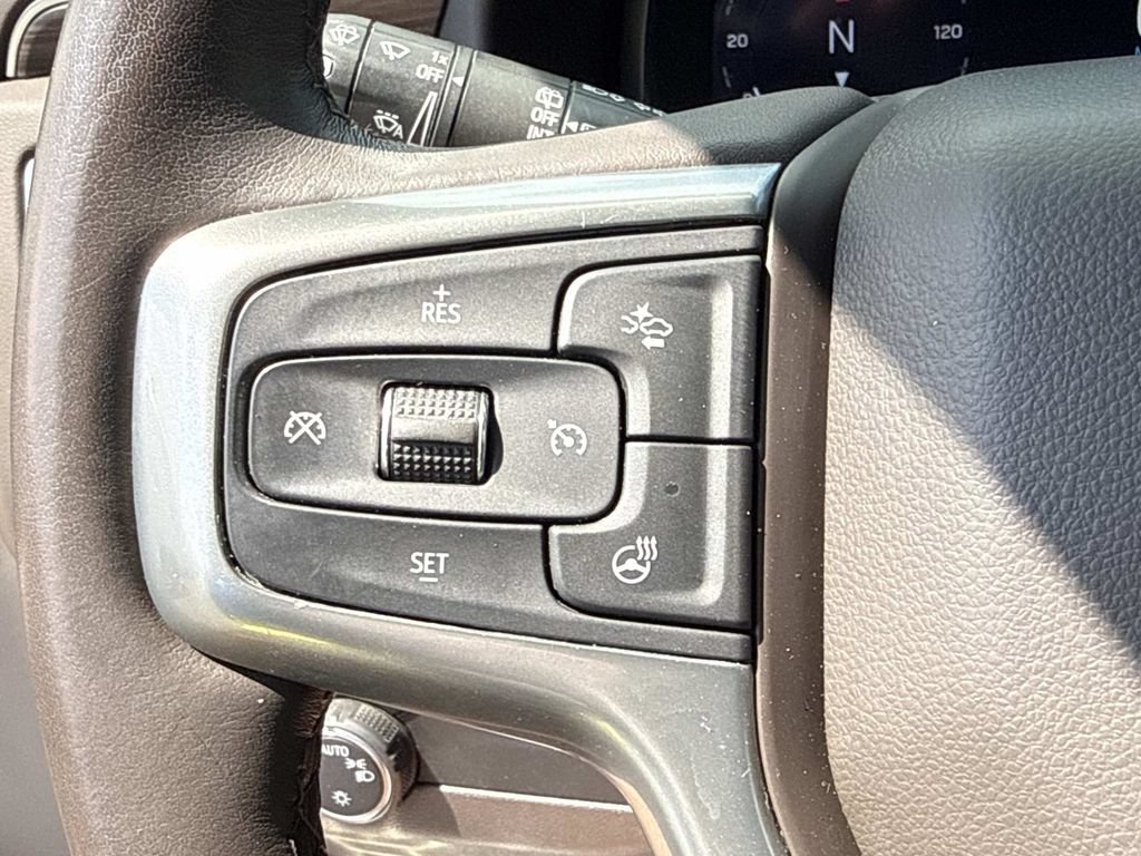 Used 2022 Chevrolet Tahoe Z71 w/ Luxury Package AWD/4WD image 22