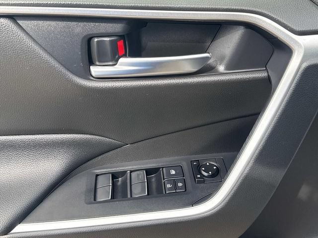 Used 2020 Toyota RAV4 XLE Premium FWD image 25