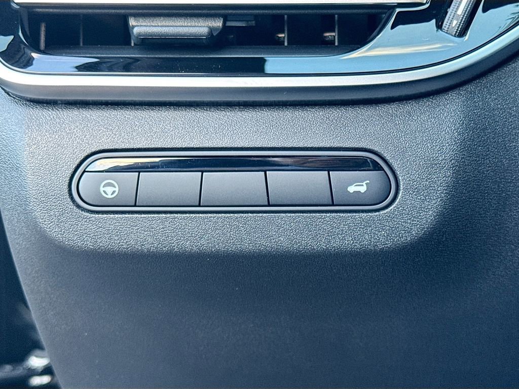 Used 2026 INFINITI QX60 Sport w/ Dark Cargo Package image 11