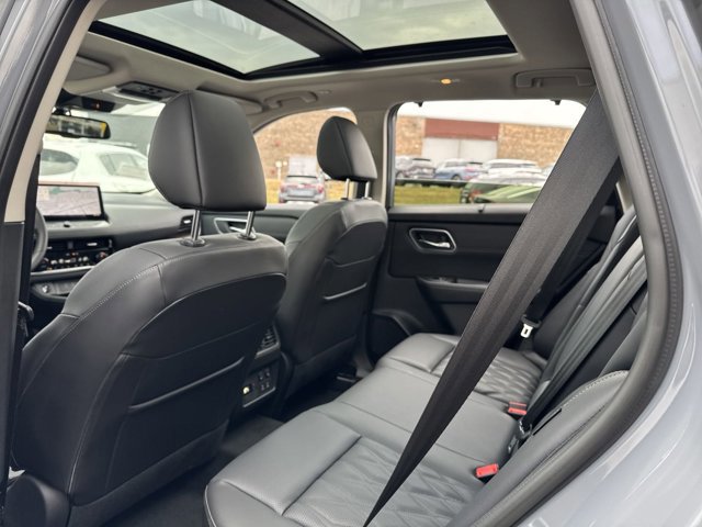 New 2025 Nissan Rogue Platinum w/ Tech Package image 28
