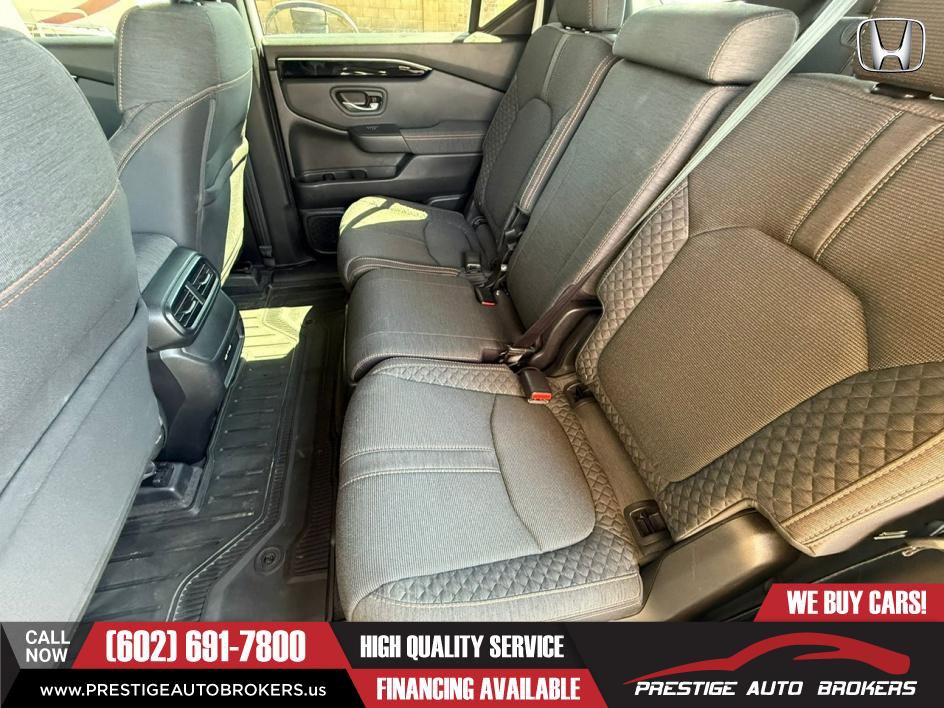Used 2023 Honda Pilot Sport image 32