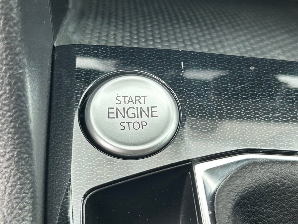 Certified 2025 Volkswagen Taos S image 36