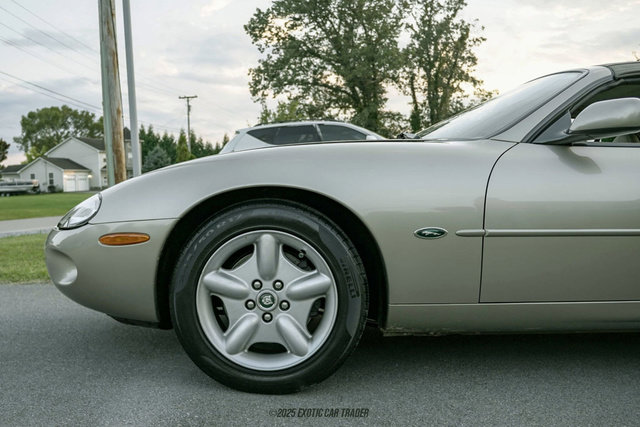 Used 1999 Jaguar XK8 Convertible image 4