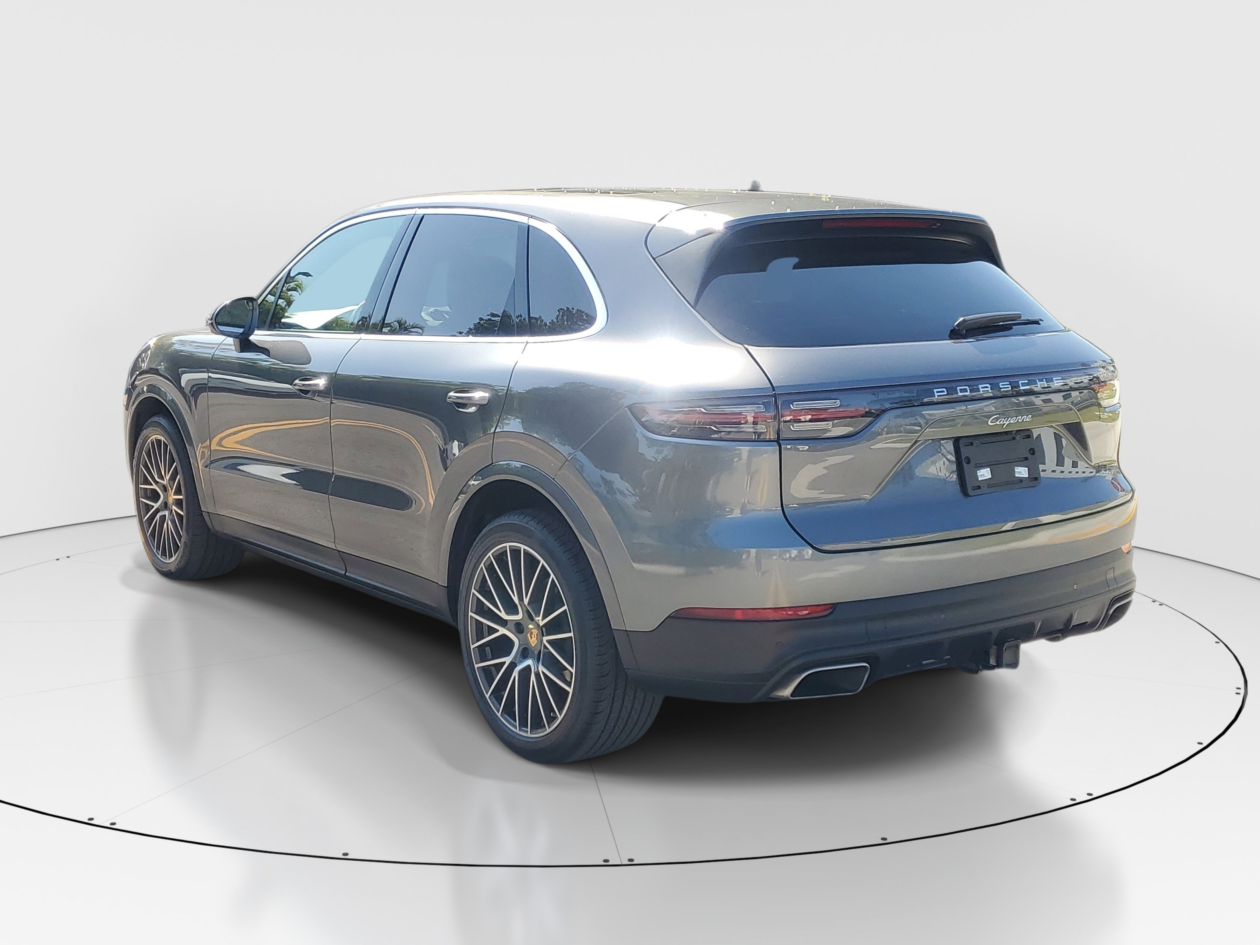 Used 2023 Porsche Cayenne AWD/4WD image 5