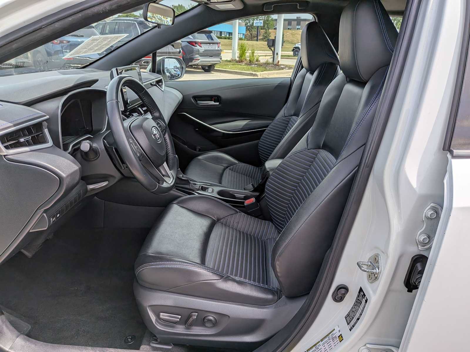 Used 2020 Toyota Corolla XSE FWD image 15