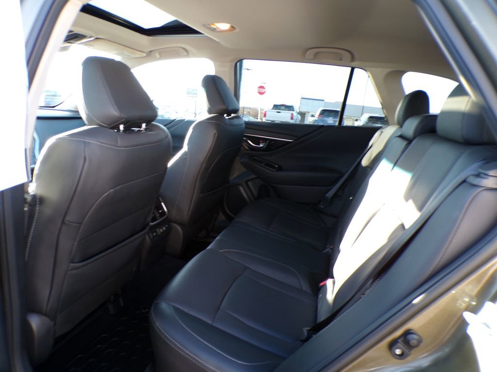 Used 2022 Subaru Outback Limited image 19