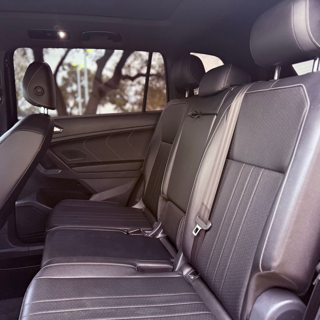 Used 2022 Volkswagen Tiguan SE R-Line image 31