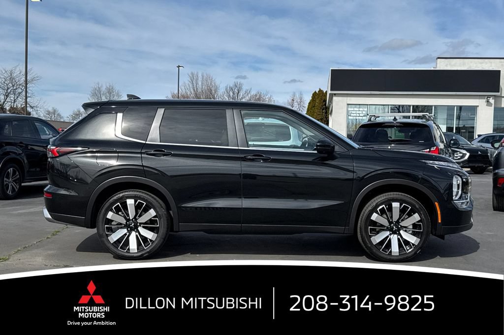 New 2026 Mitsubishi Outlander SE AWD/4WD image 3
