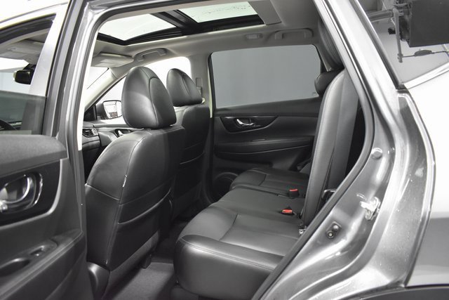 Used 2020 Nissan Rogue SL w/ Premium Package image 34