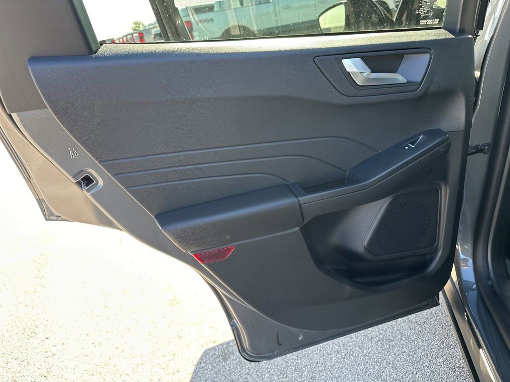 New 2026 Ford Escape SE image 32