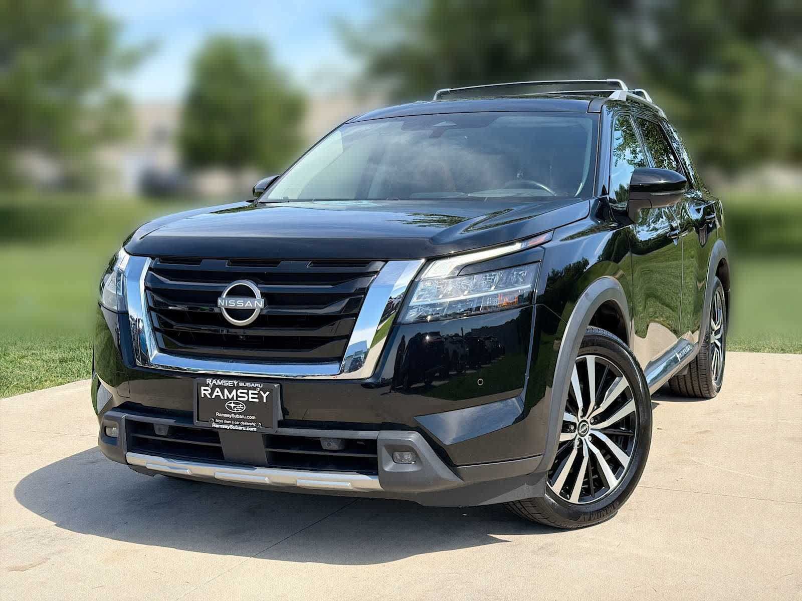 Used 2023 Nissan Pathfinder Platinum AWD/4WD image 1