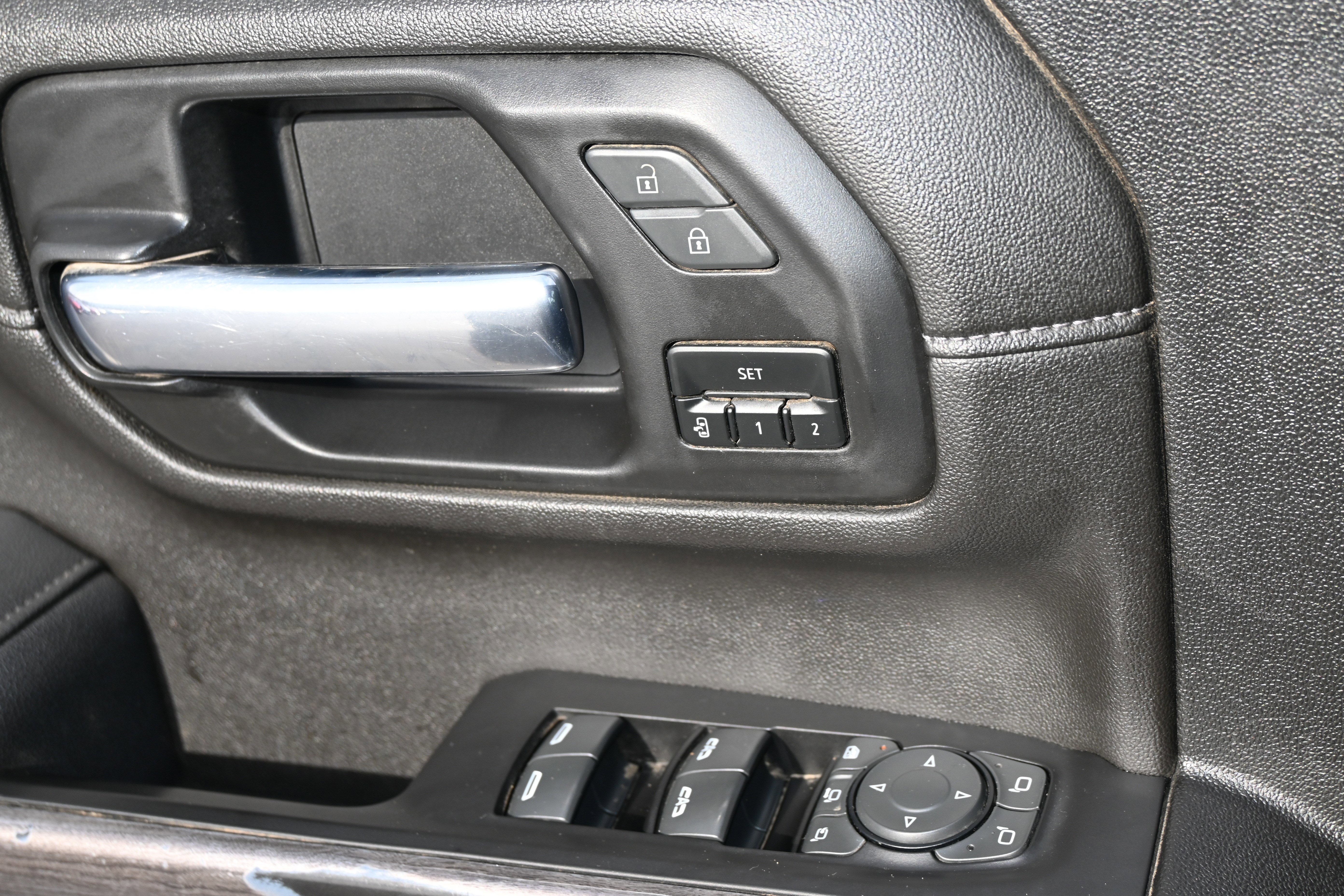 Used 2022 Chevrolet Silverado 2500 LTZ w/ LTZ Plus Package image 16