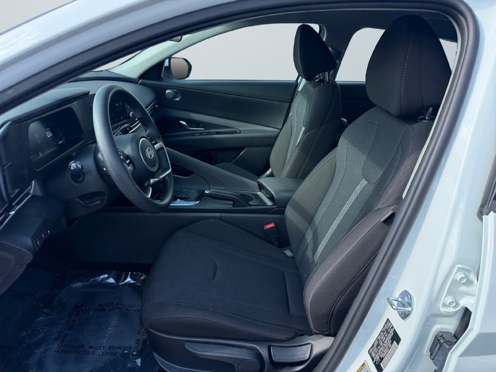 Used 2026 Hyundai Elantra SE w/ Cargo Package FWD image 9