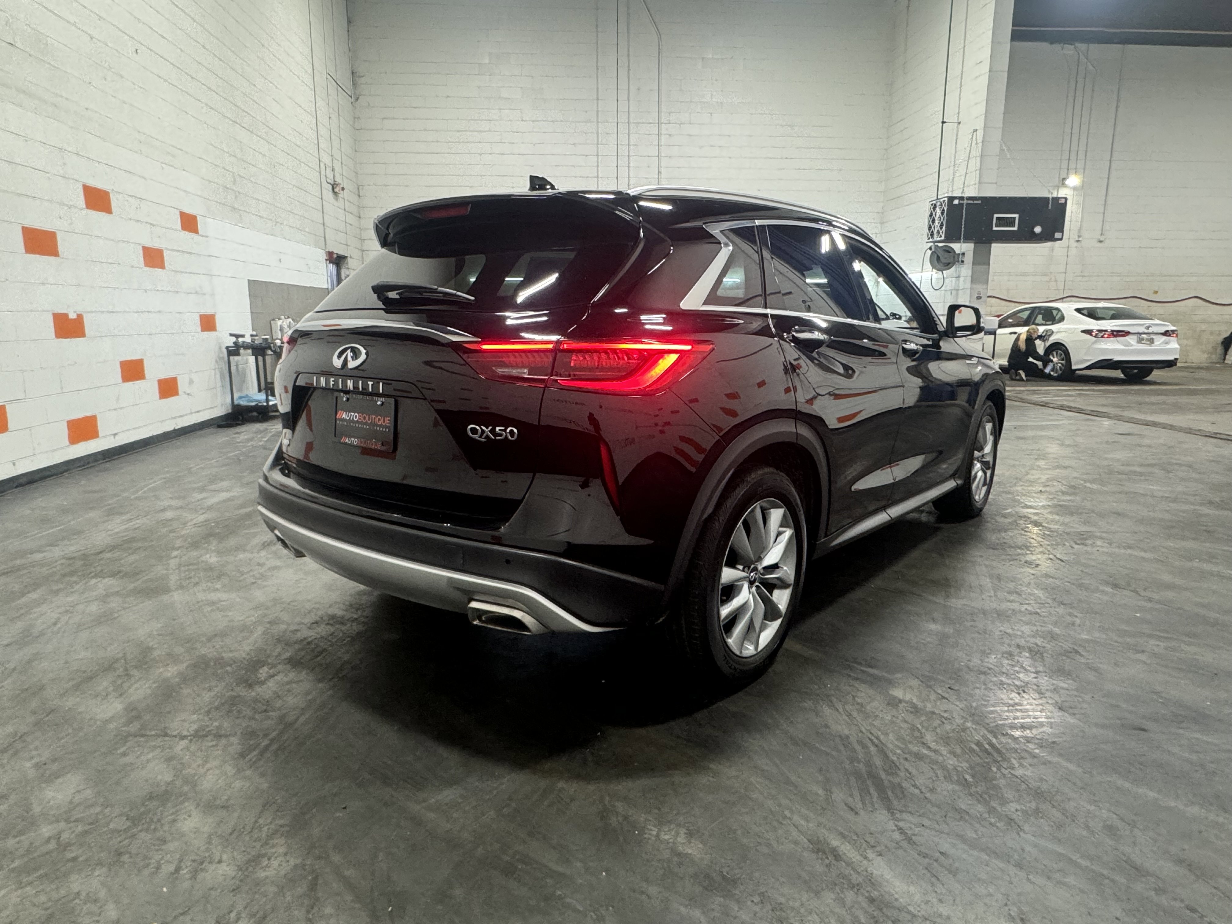 Used 2021 INFINITI QX50 Luxe AWD/4WD image 14