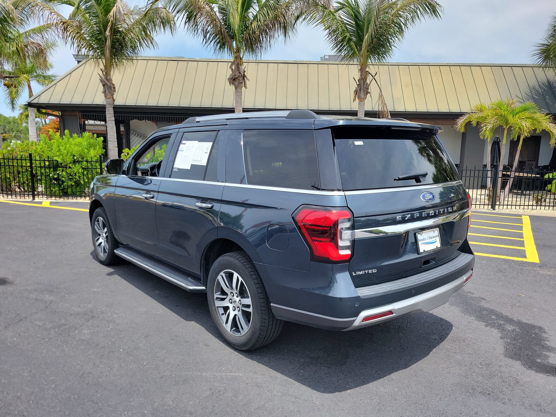 Used 2023 Ford Expedition Limited RWD image 9
