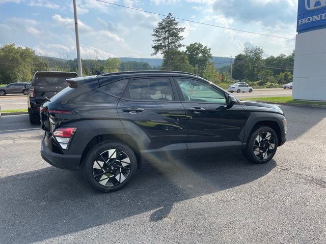 Used 2025 Hyundai Kona SEL AWD/4WD image 3