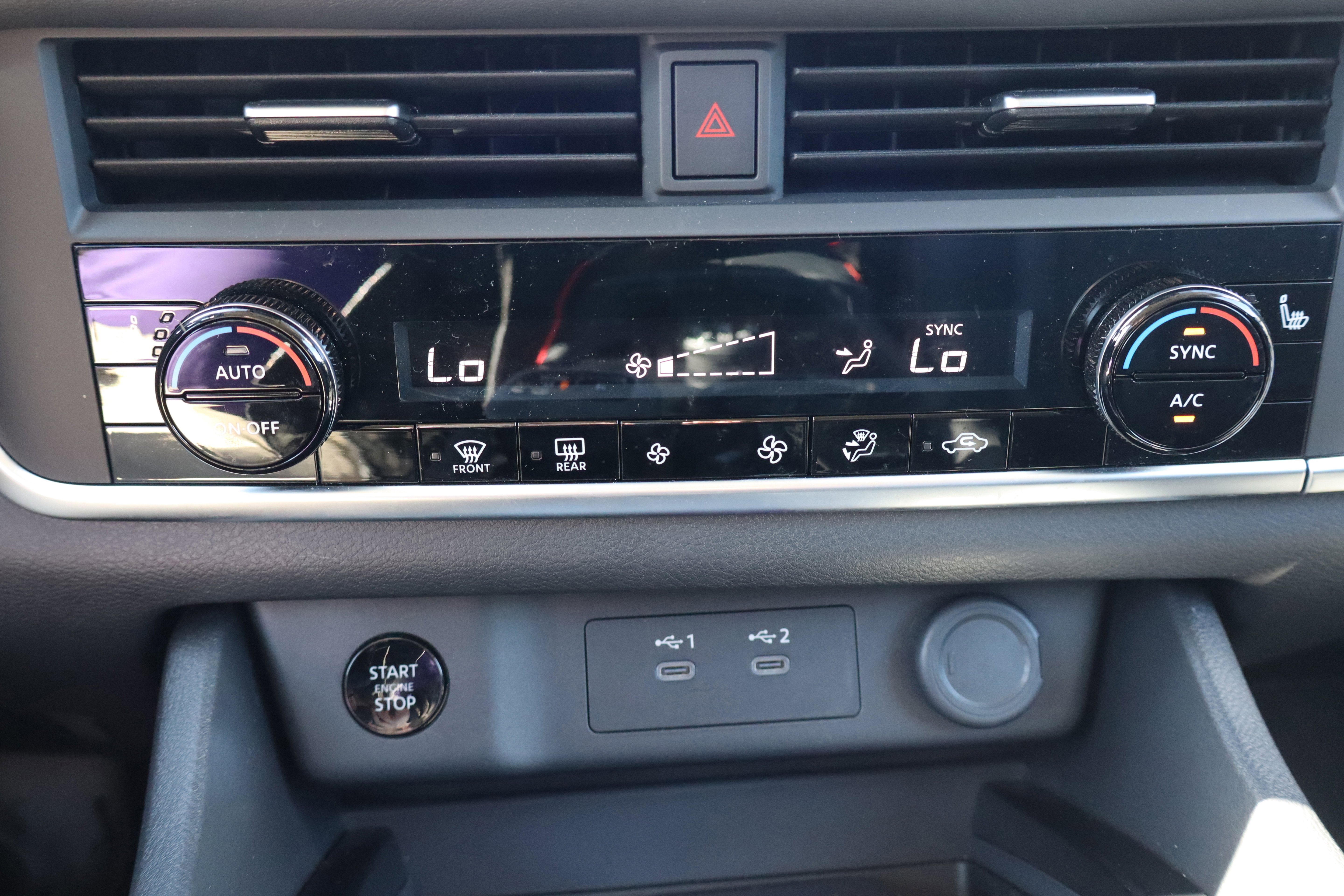 Used 2025 Nissan Rogue SV image 22