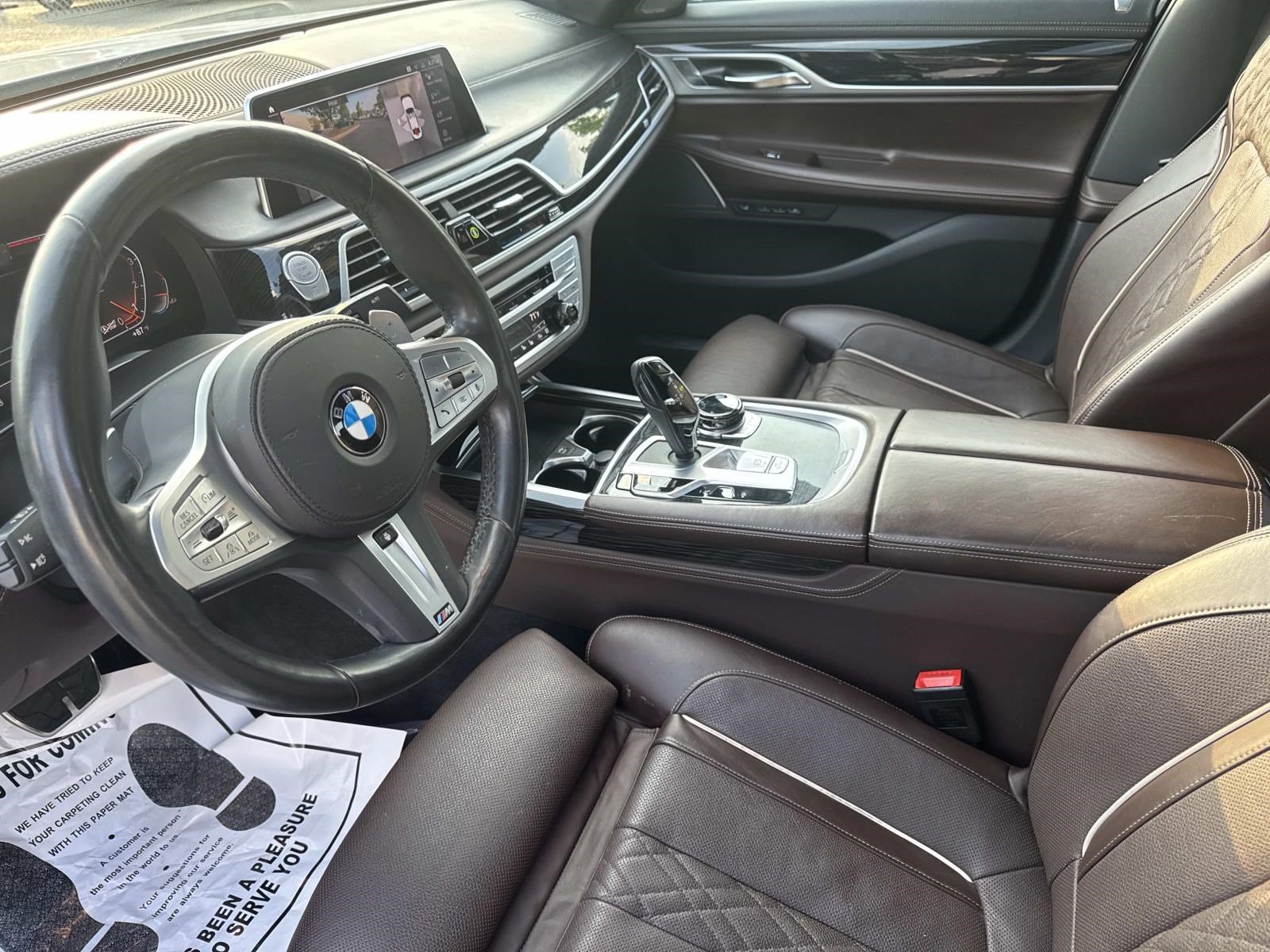 Used 2020 BMW 750i xDrive w/ Executive Package AWD/4WD image 54