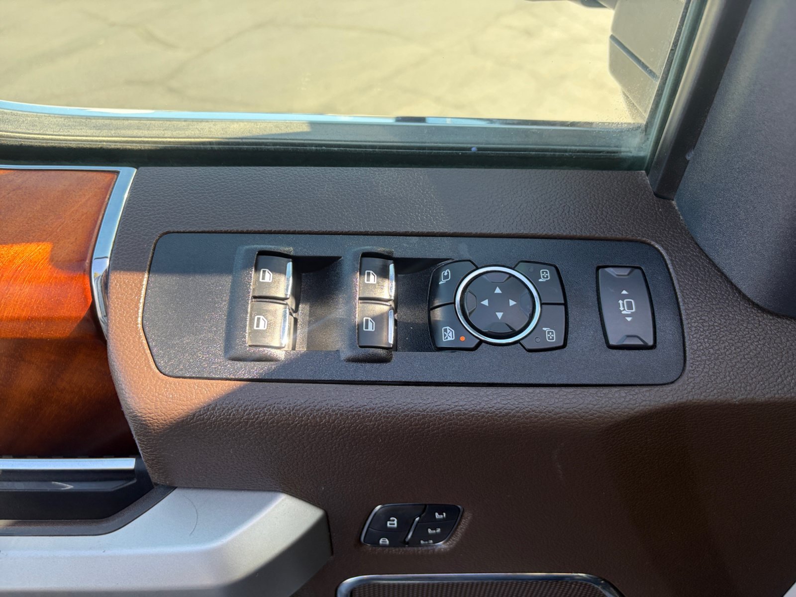 Used 2022 Ford F350 King Ranch w/ King Ranch Ultimate Package AWD/4WD image 23