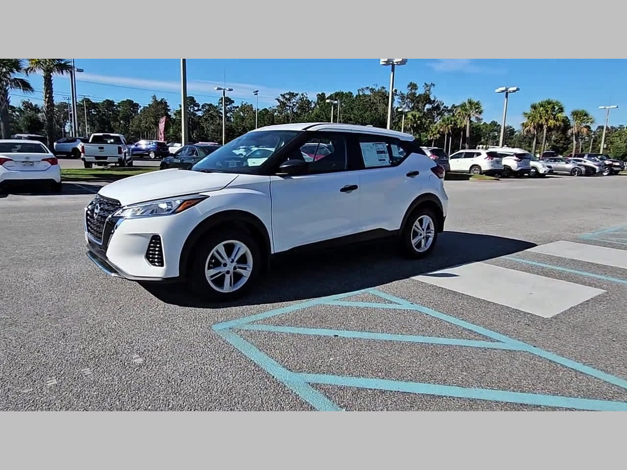 New 2025 Nissan Kicks Play S image 23