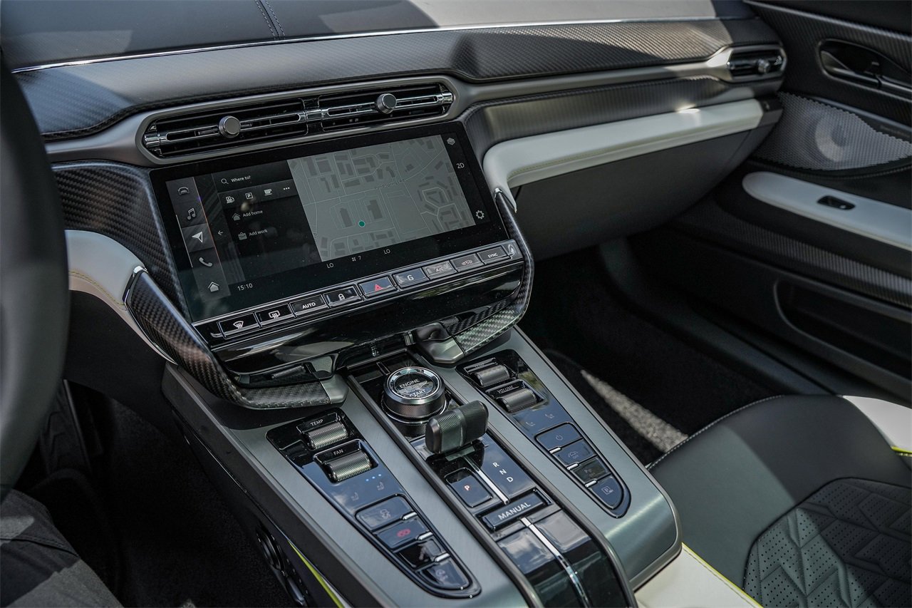 New 2025 Aston Martin Vanquish Coupe image 10