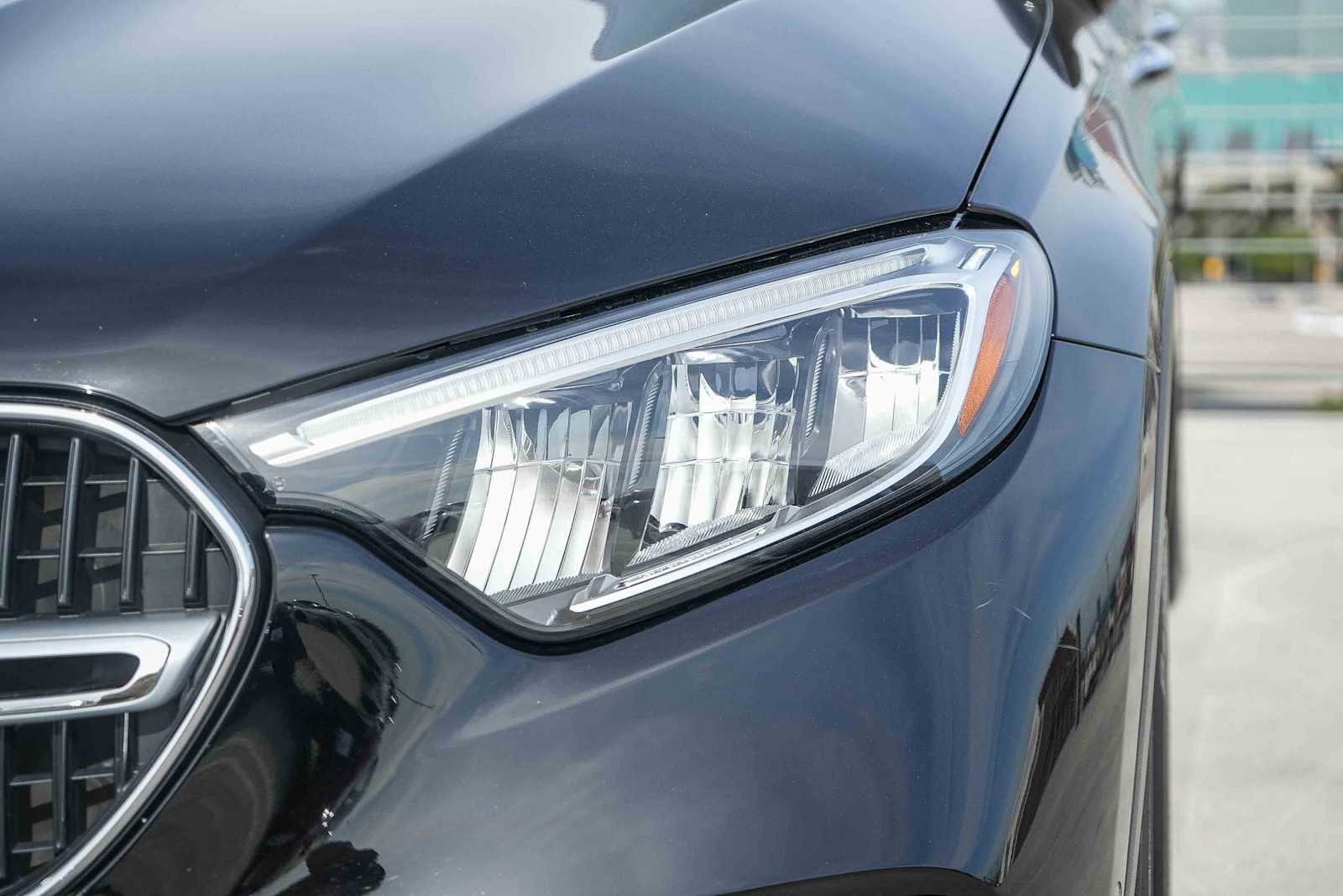 Used 2024 Mercedes-Benz GLC 300 4MATIC image 5