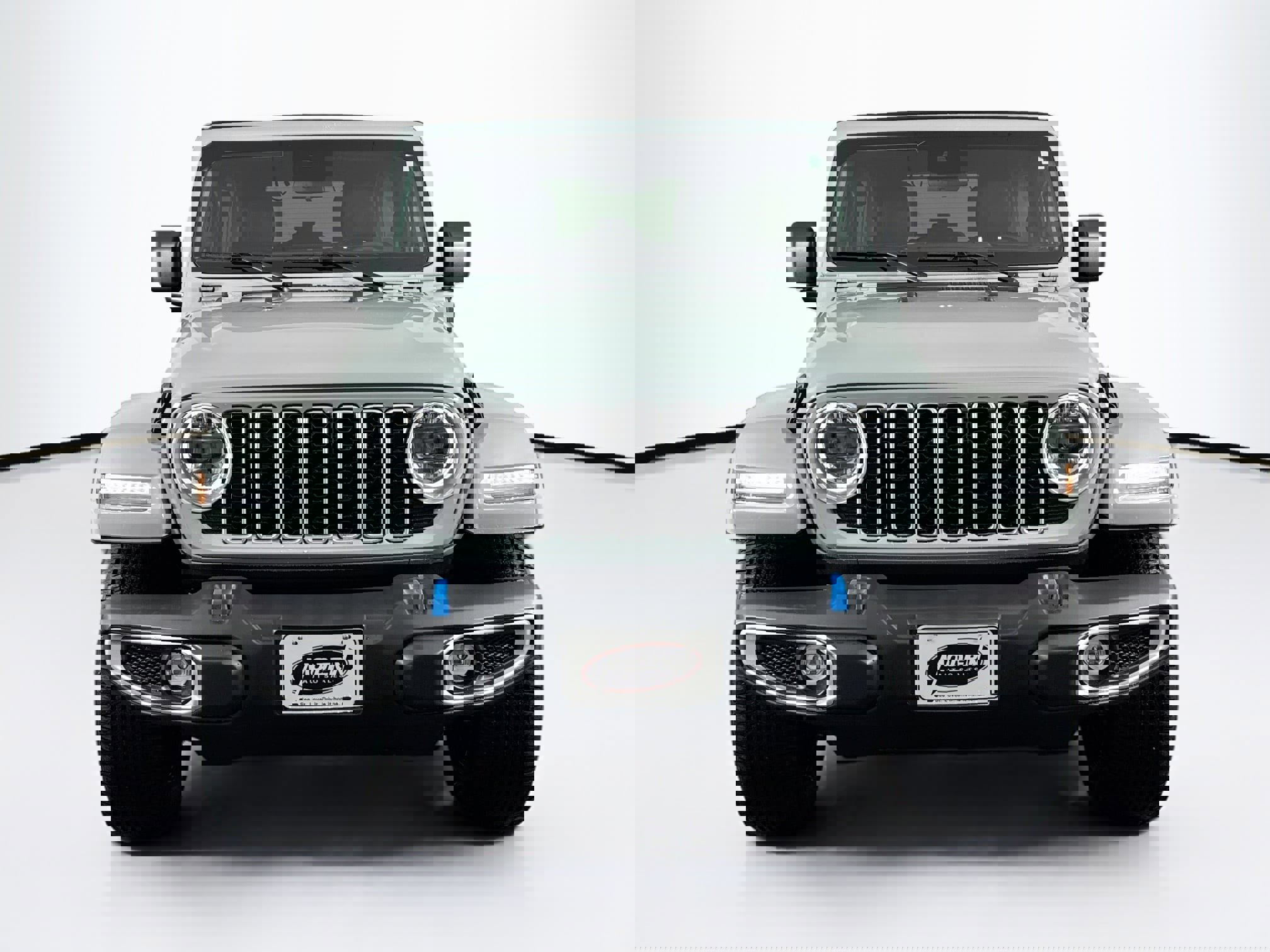 Used 2024 Jeep Wrangler Sahara image 4