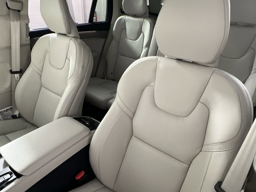 New 2026 Volvo XC90 B6 Ultra w/ Lounge Package image 12
