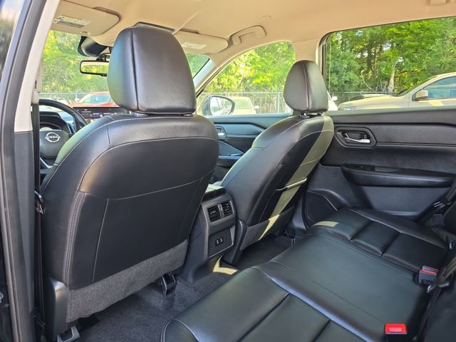 Used 2025 Nissan Rogue SL FWD image 40