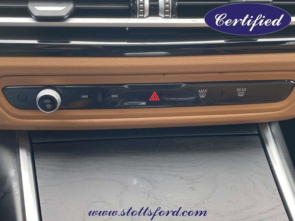 Used 2023 BMW 330i Sedan w/ Premium Package image 30