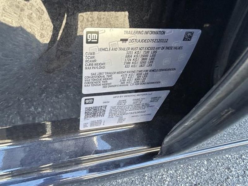 Used 2025 GMC Sierra 1500 SLT AWD/4WD image 27