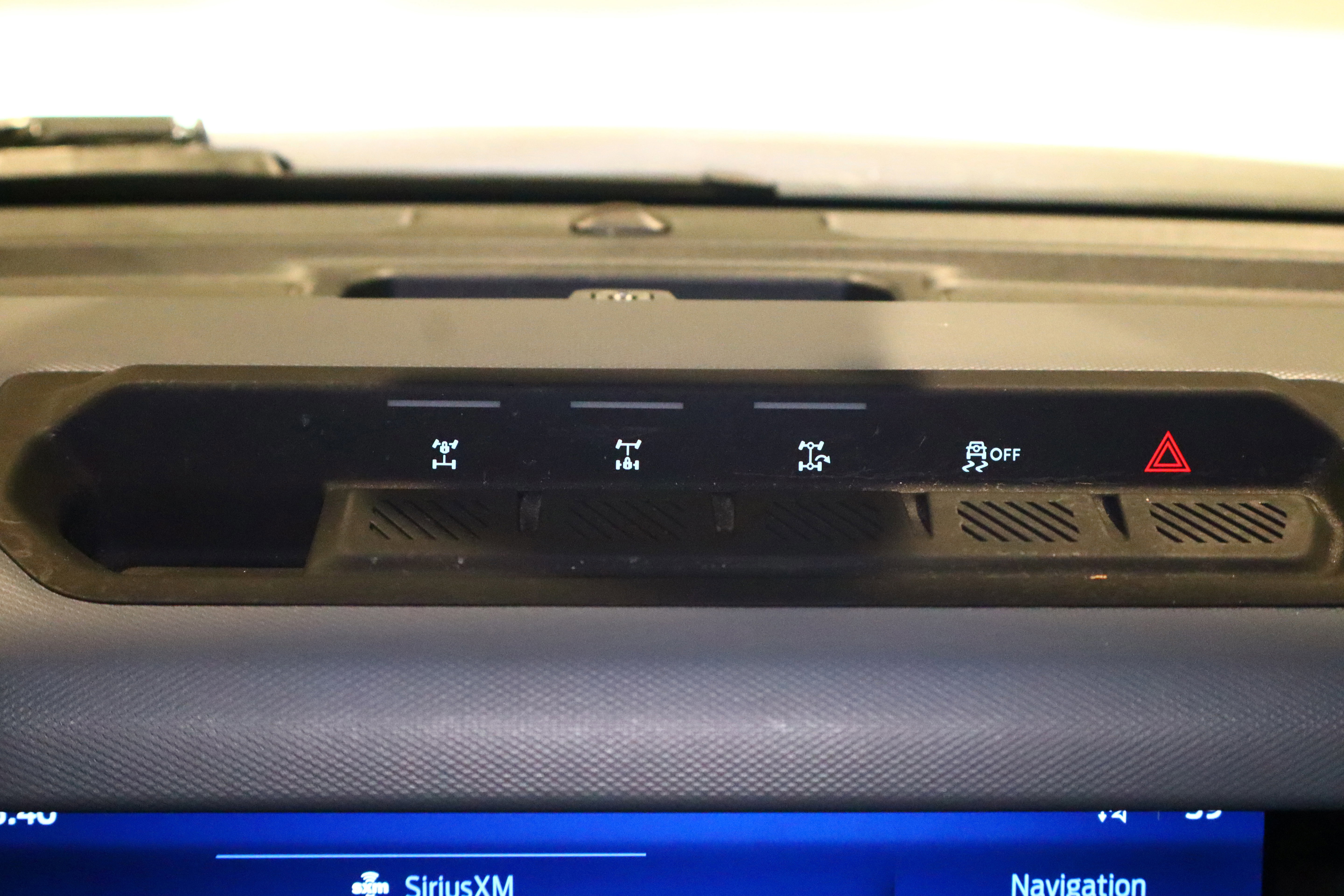 Used 2023 Ford Bronco Everglades image 24