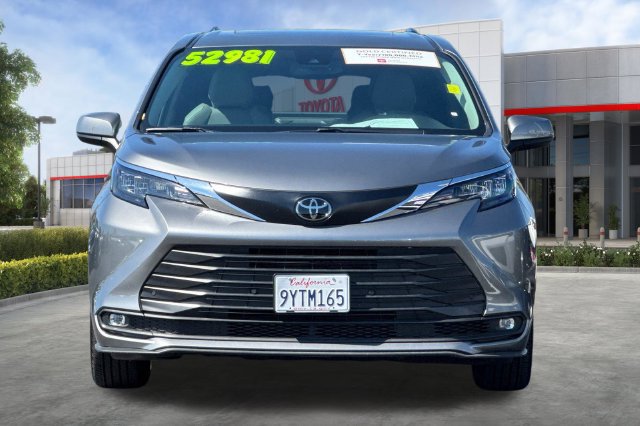 Certified 2026 Toyota Sienna XLE FWD image 11