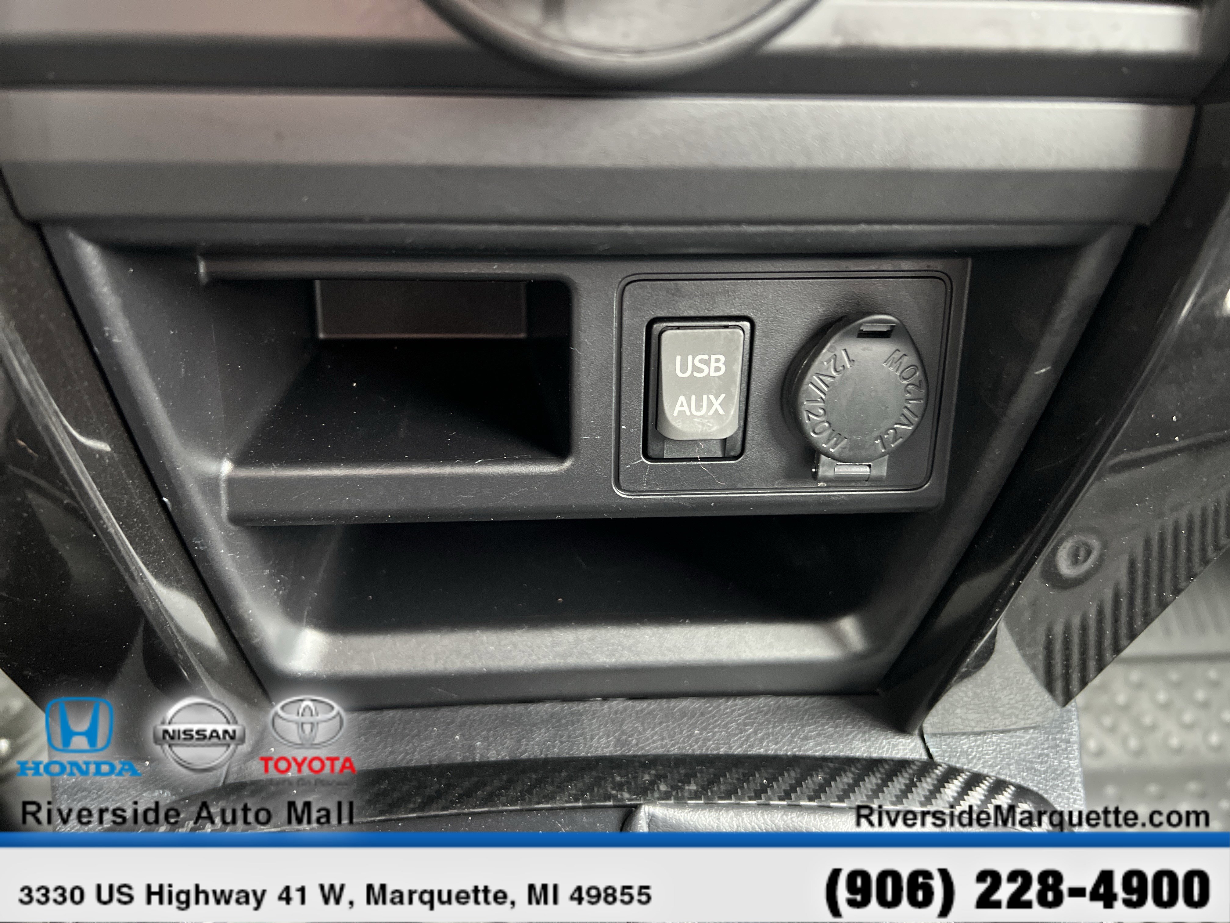 Used 2018 Toyota 4Runner TRD Off-Road Premium w/ Convenience Package AWD/4WD image 18