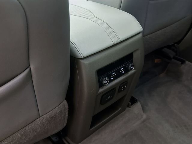 Used 2020 Chevrolet Traverse Premier image 29