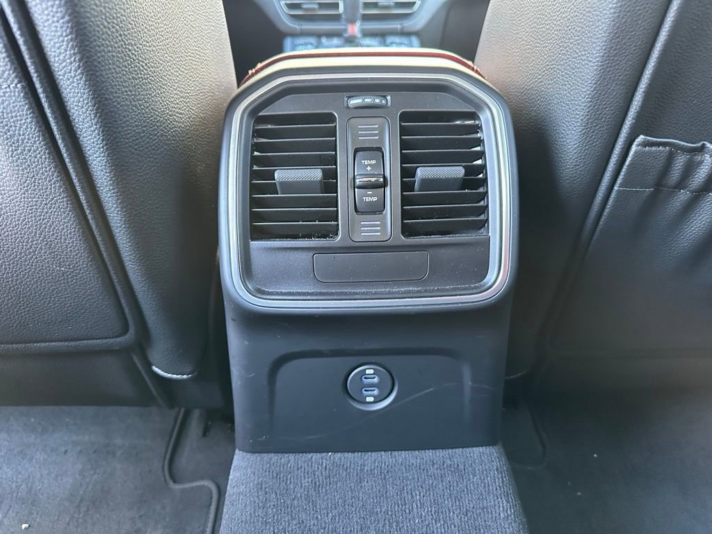 Used 2020 Porsche Macan S image 35