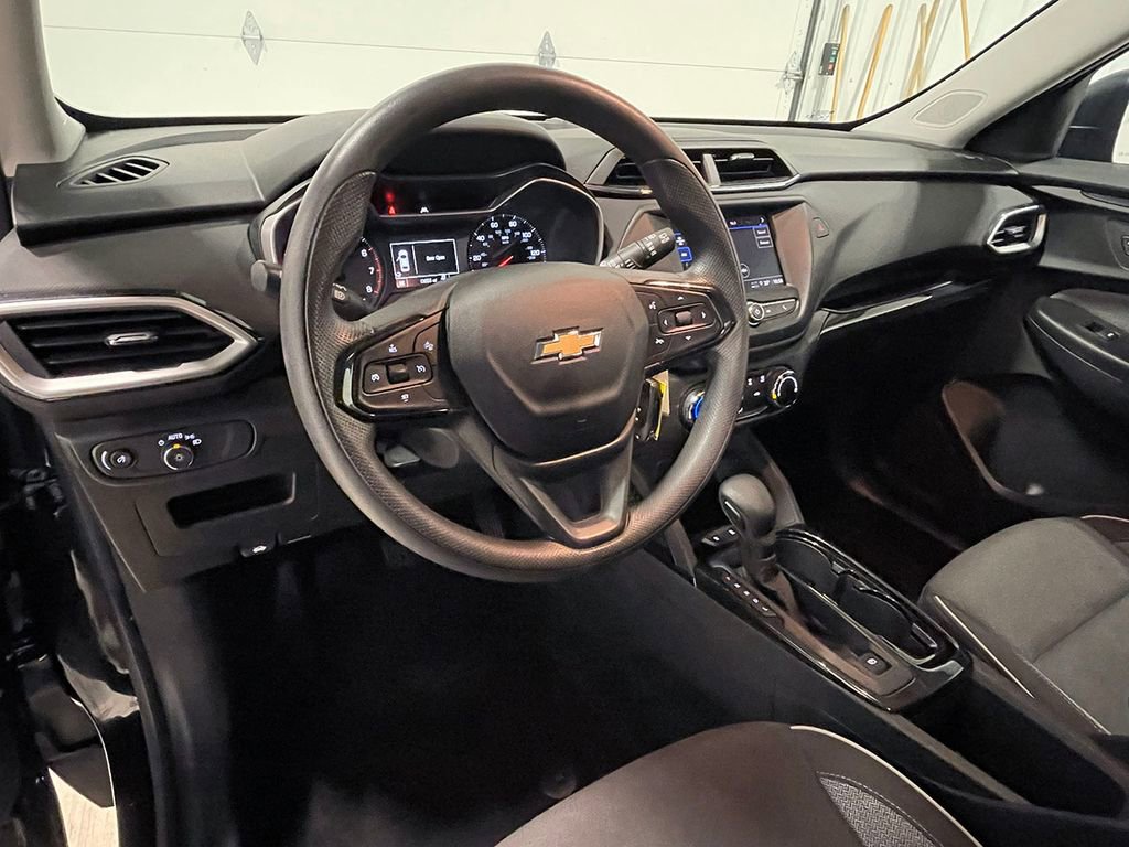 Used 2023 Chevrolet TrailBlazer LS image 18