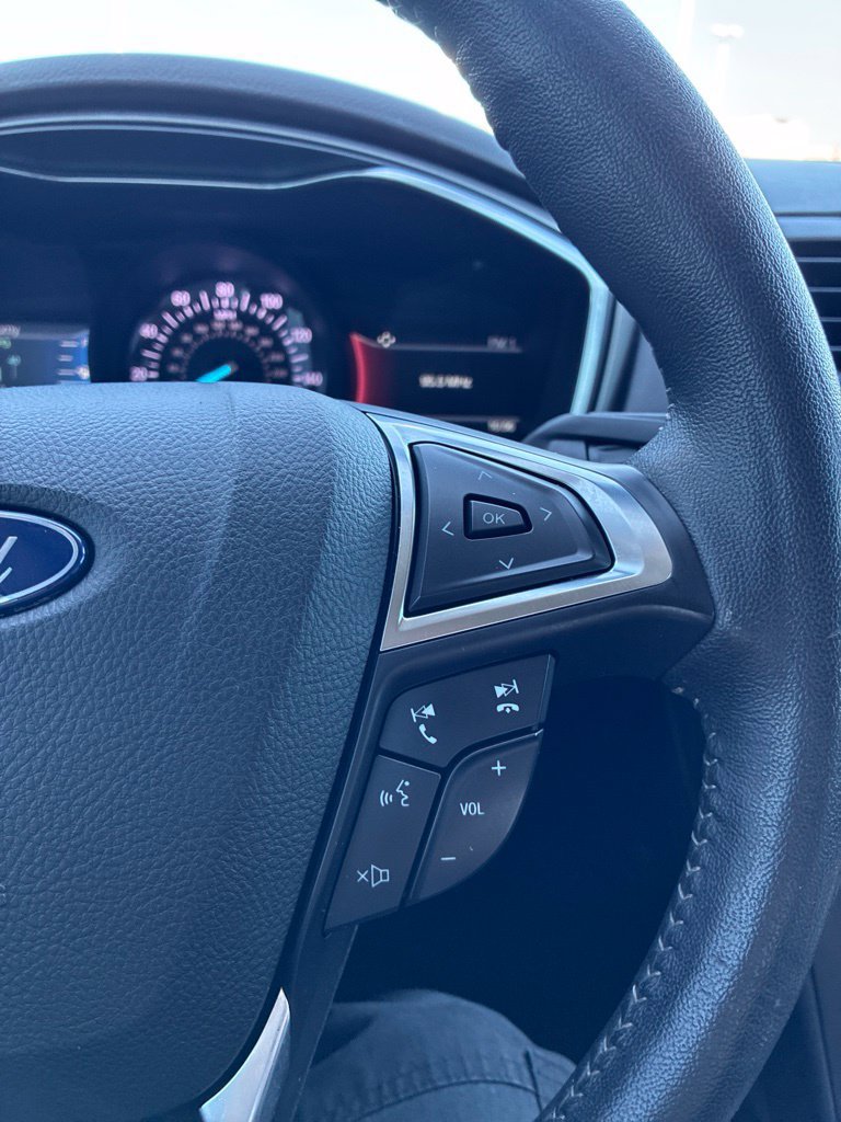Used 2020 Ford Fusion SE w/ Equipment Group 151A FWD image 14