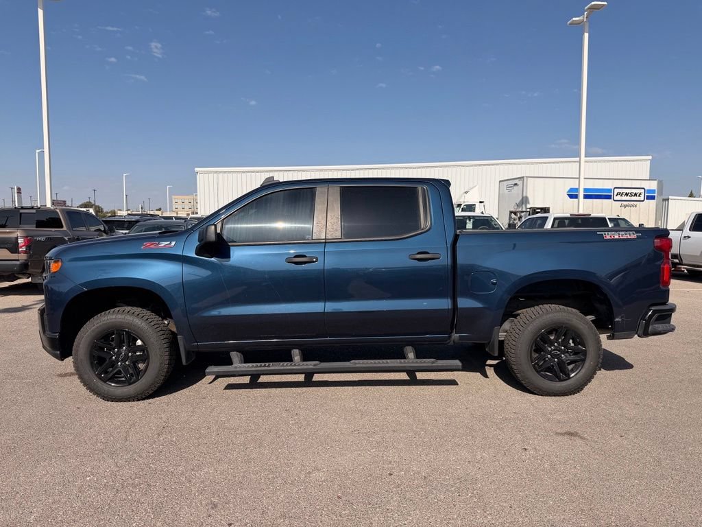 Used 2020 Chevrolet Silverado 1500 Custom Trail Boss w/ Custom Convenience Package AWD/4WD image 2