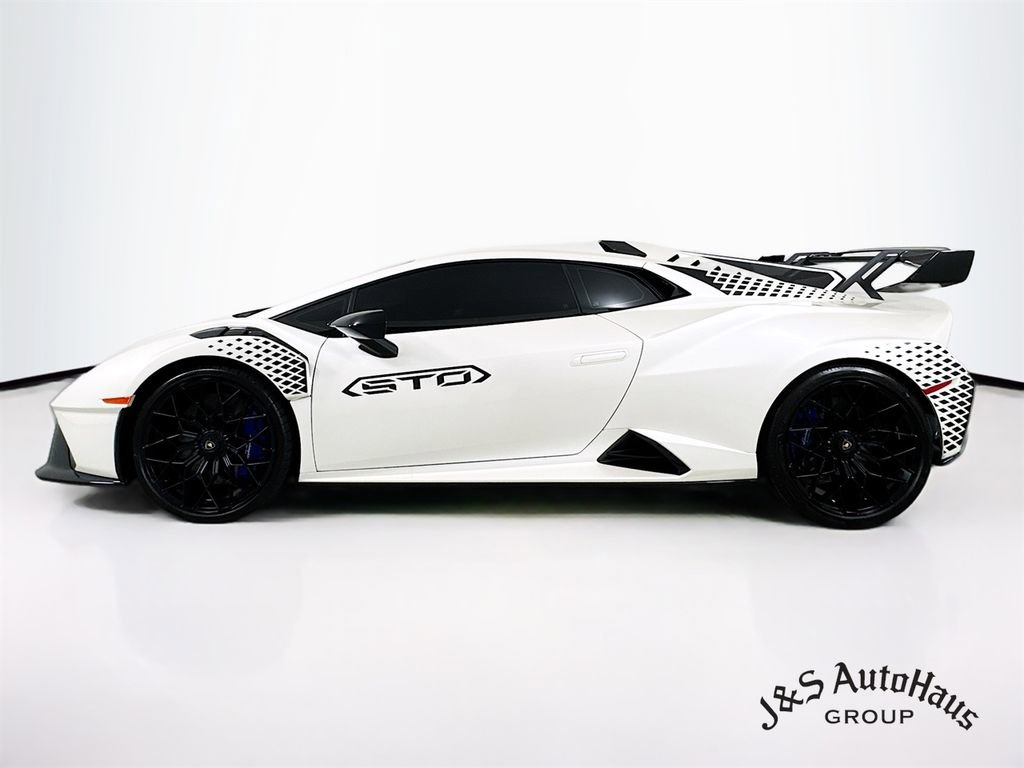 Used 2023 Lamborghini Huracan STO image 4