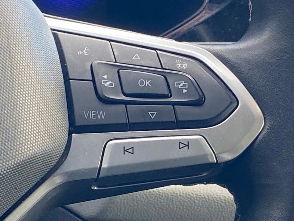Certified 2023 Volkswagen Taos SE w/ Panoramic Sunroof Package image 8