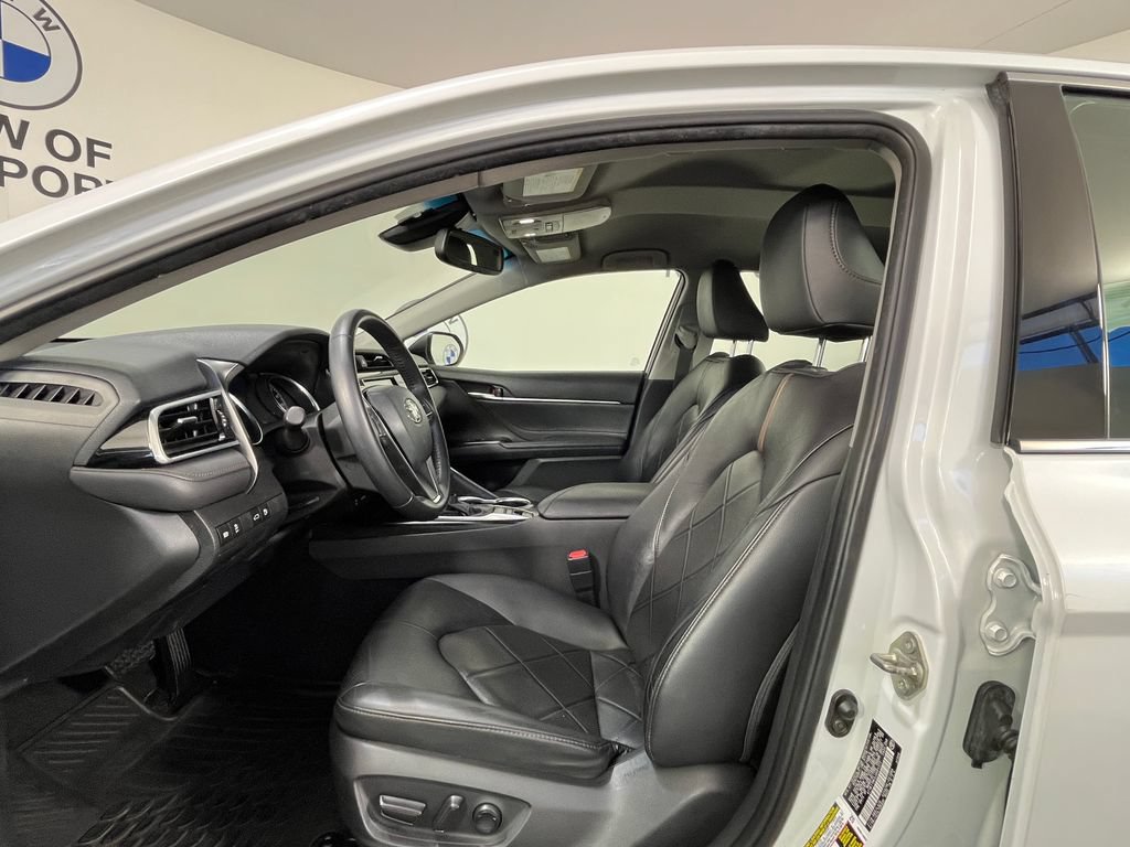 Used 2018 Toyota Camry XLE FWD image 17